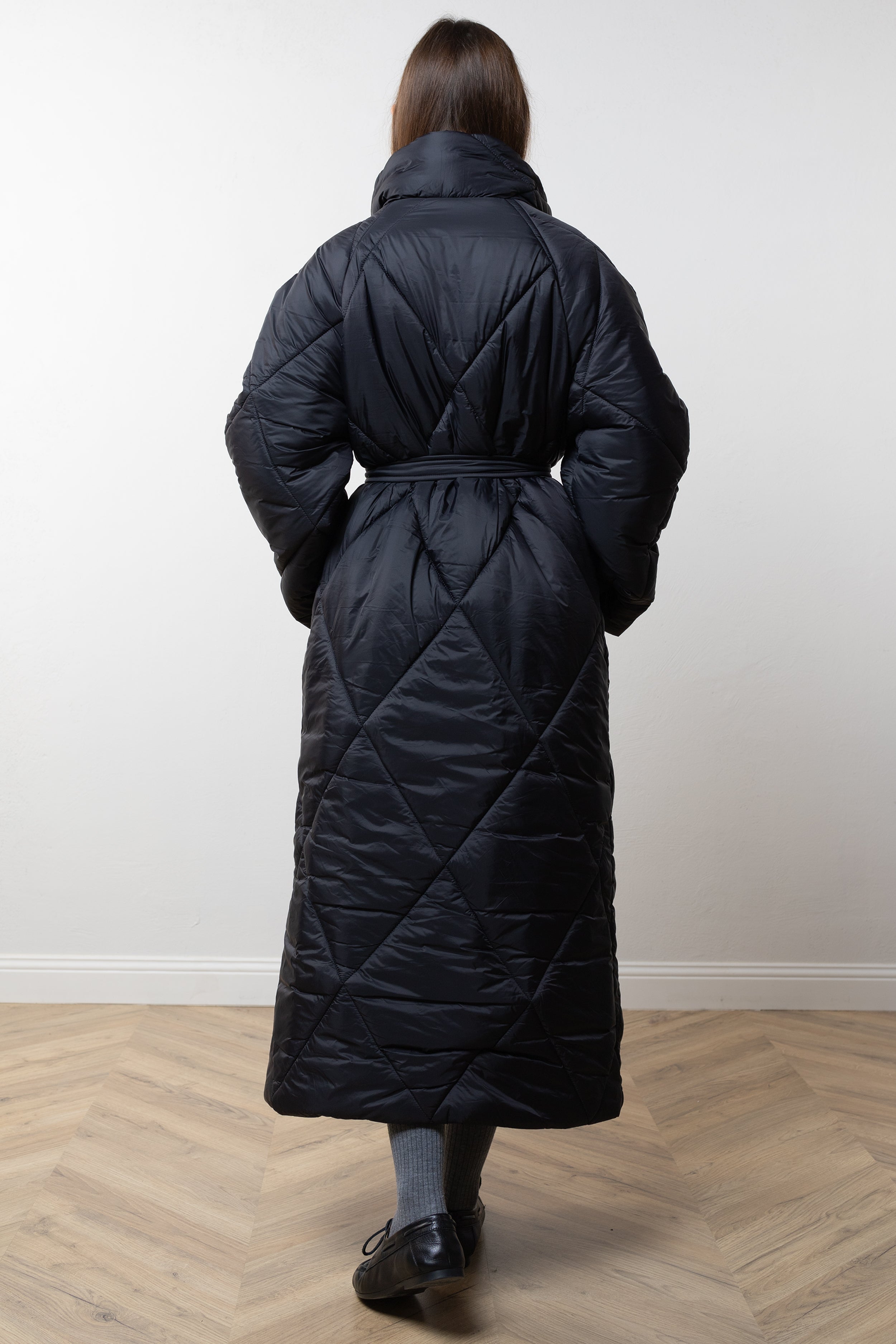 SAPPORO coat in black