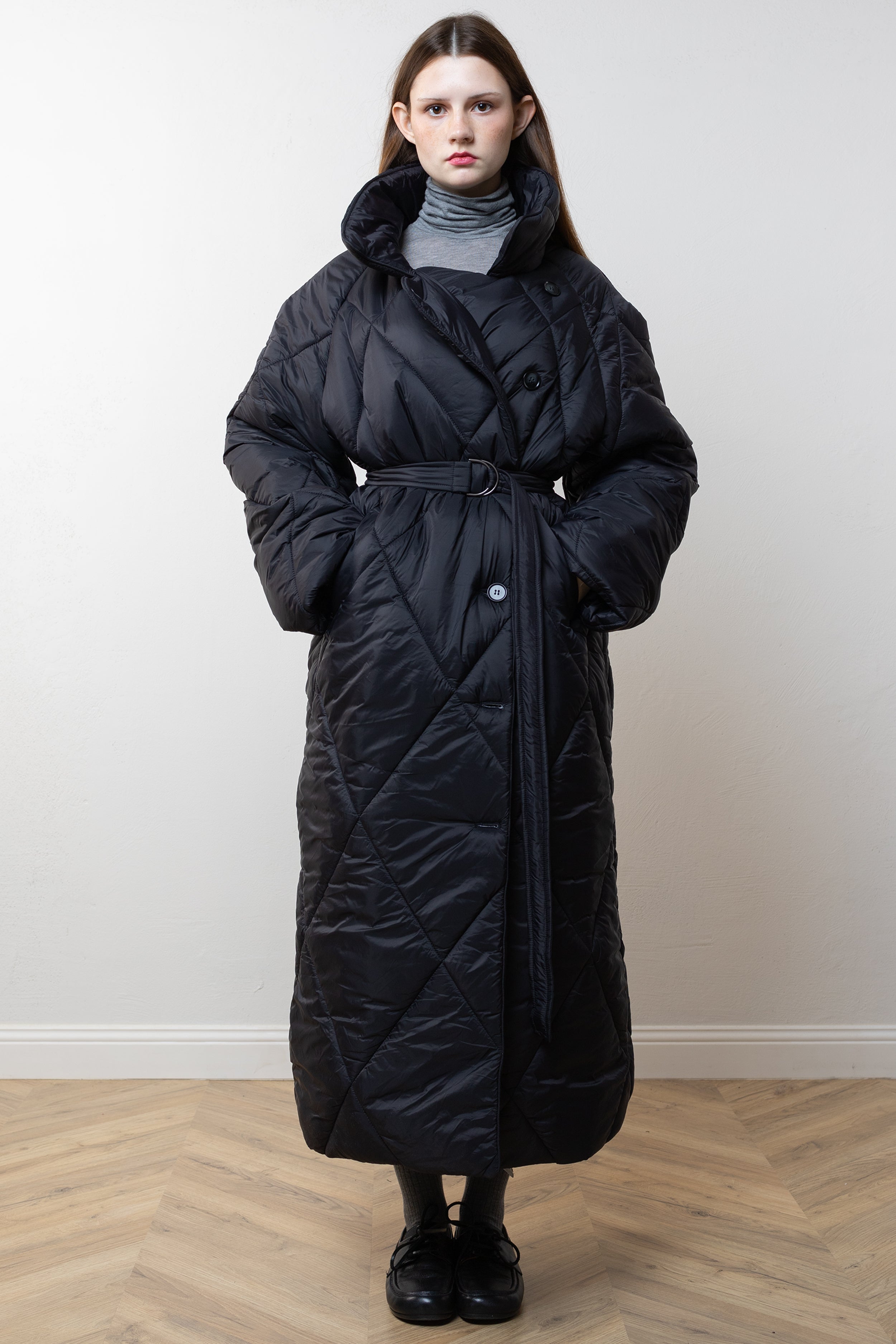 SAPPORO coat in black
