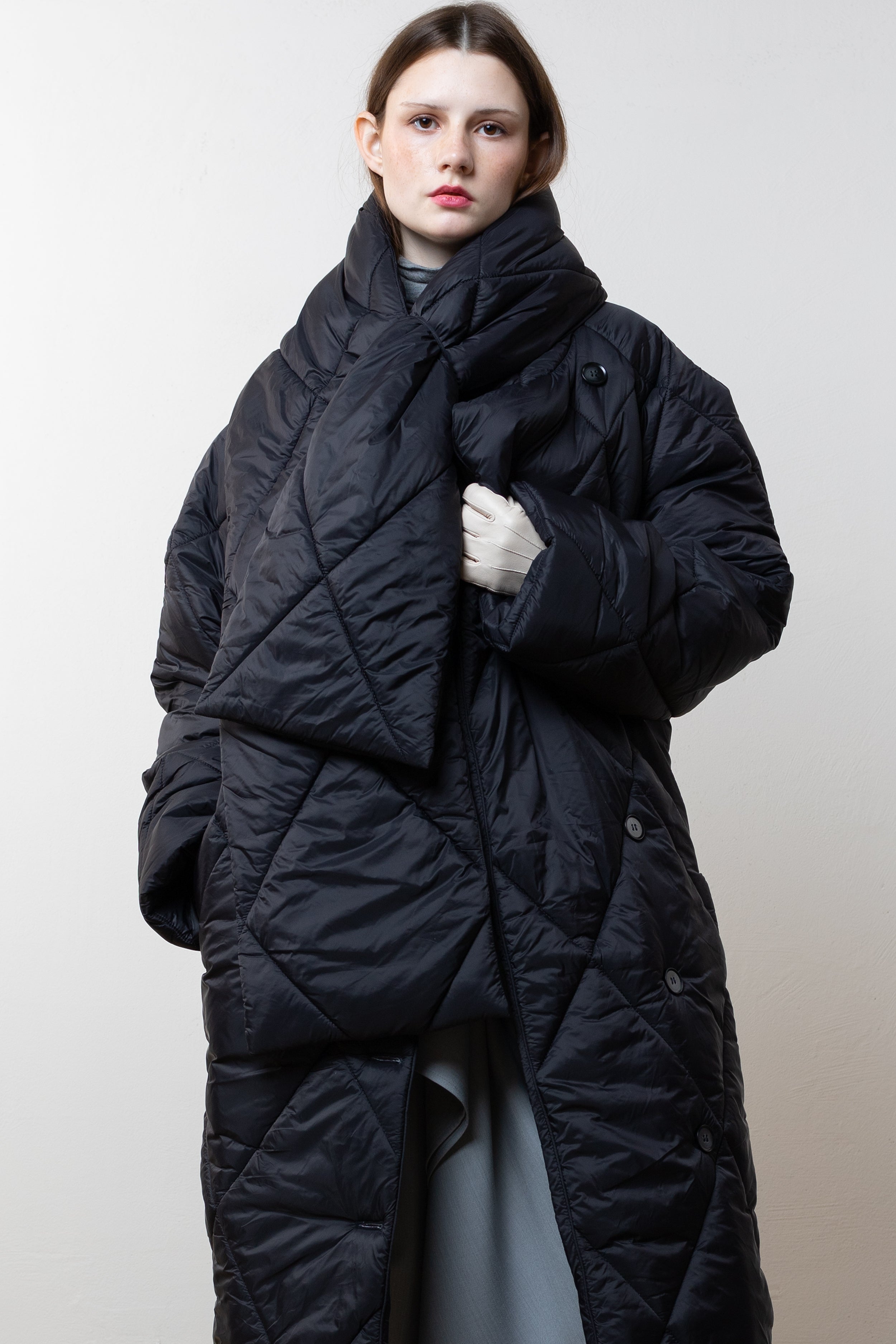 SAPPORO coat in black