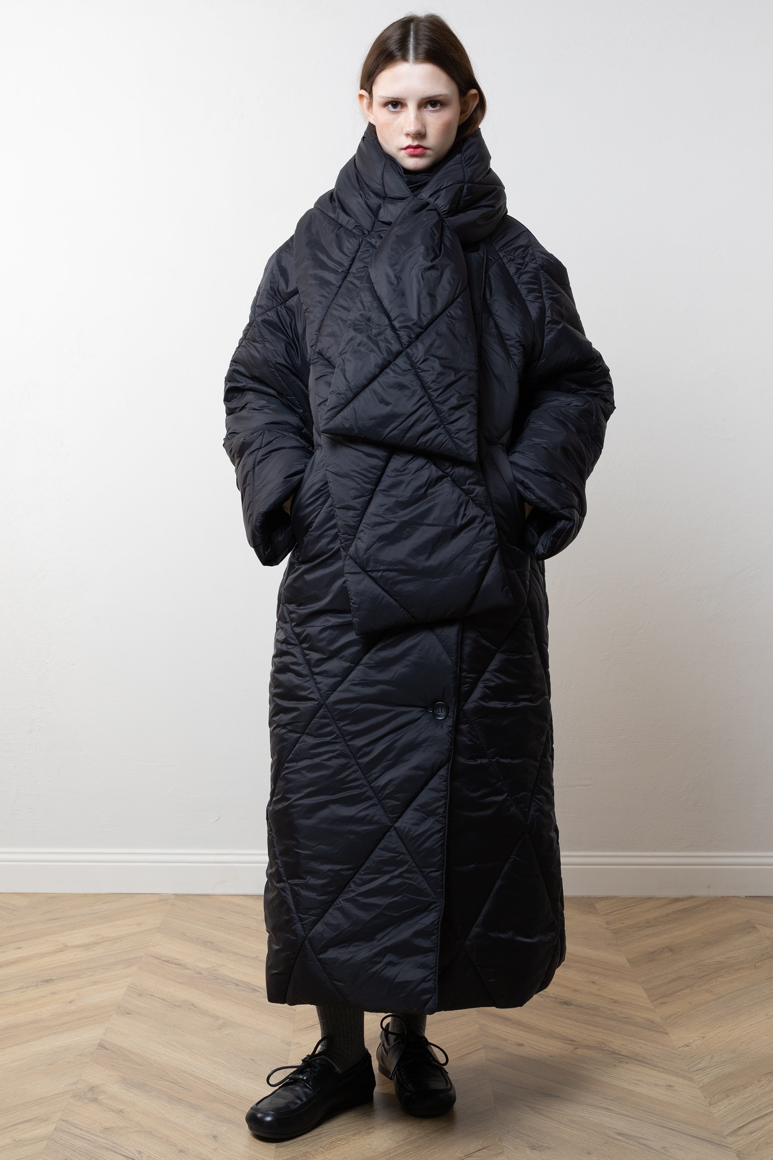 SAPPORO coat in black