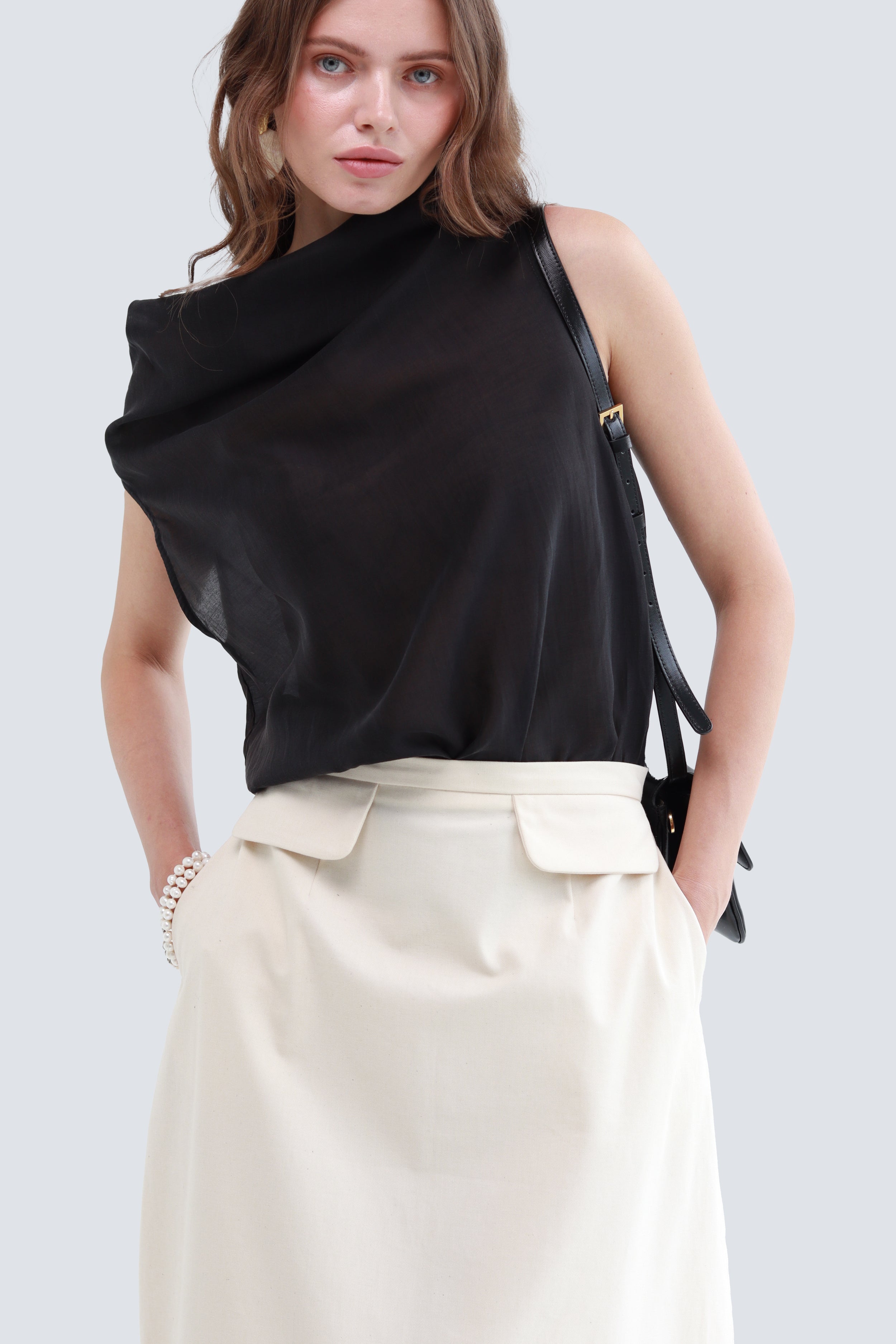 INGRID top in black