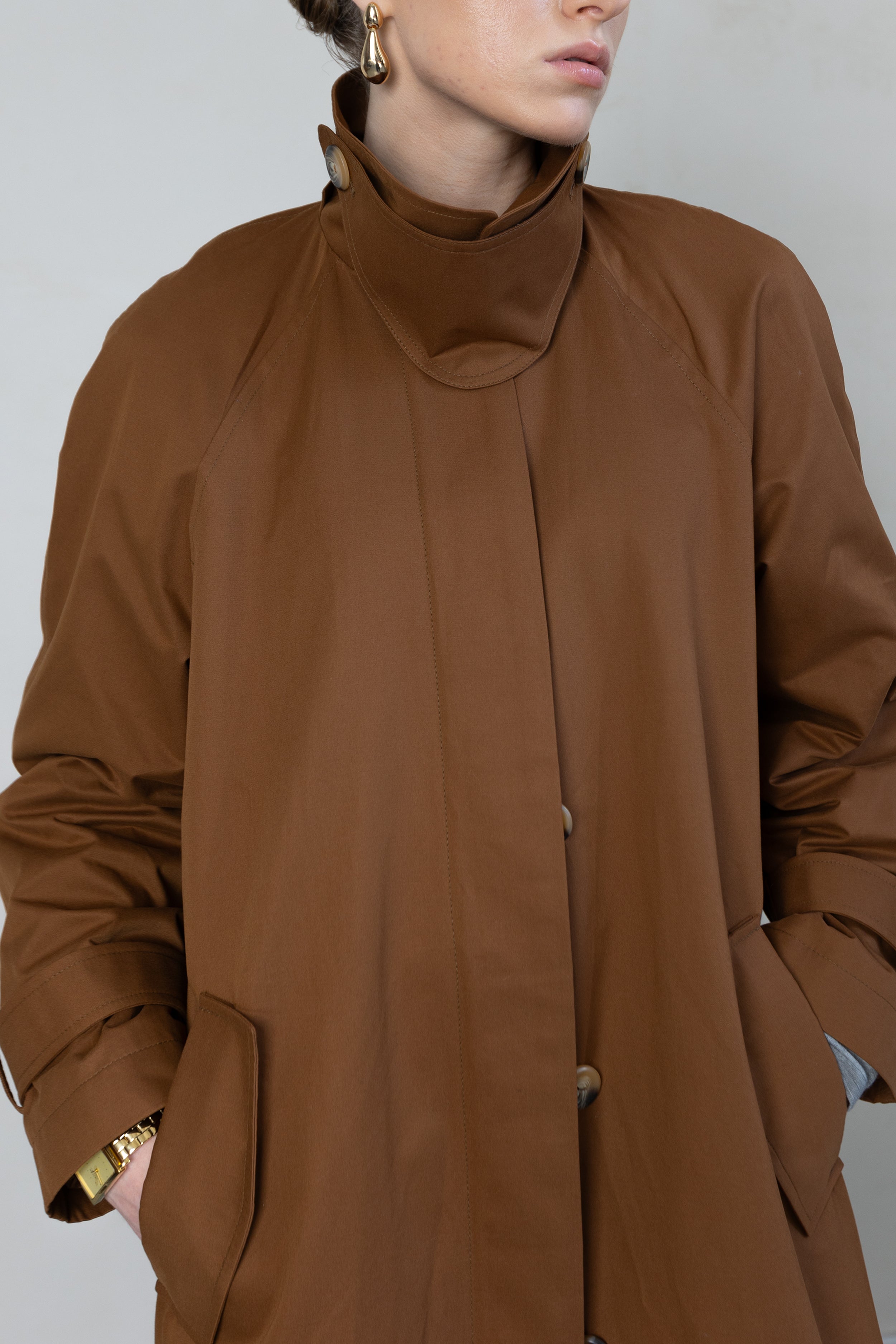 LONDON trench coat in brown