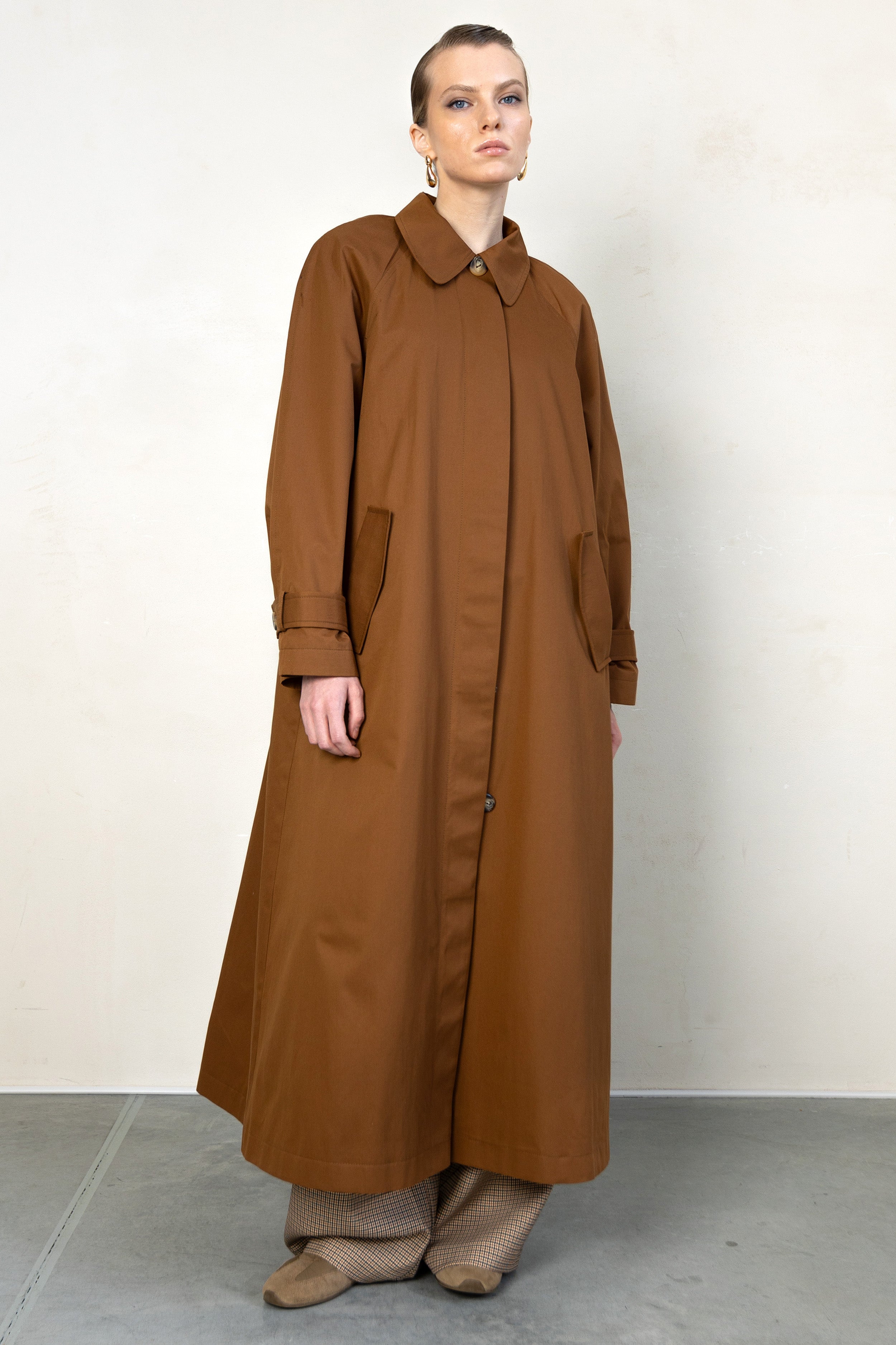 LONDON trench coat in brown
