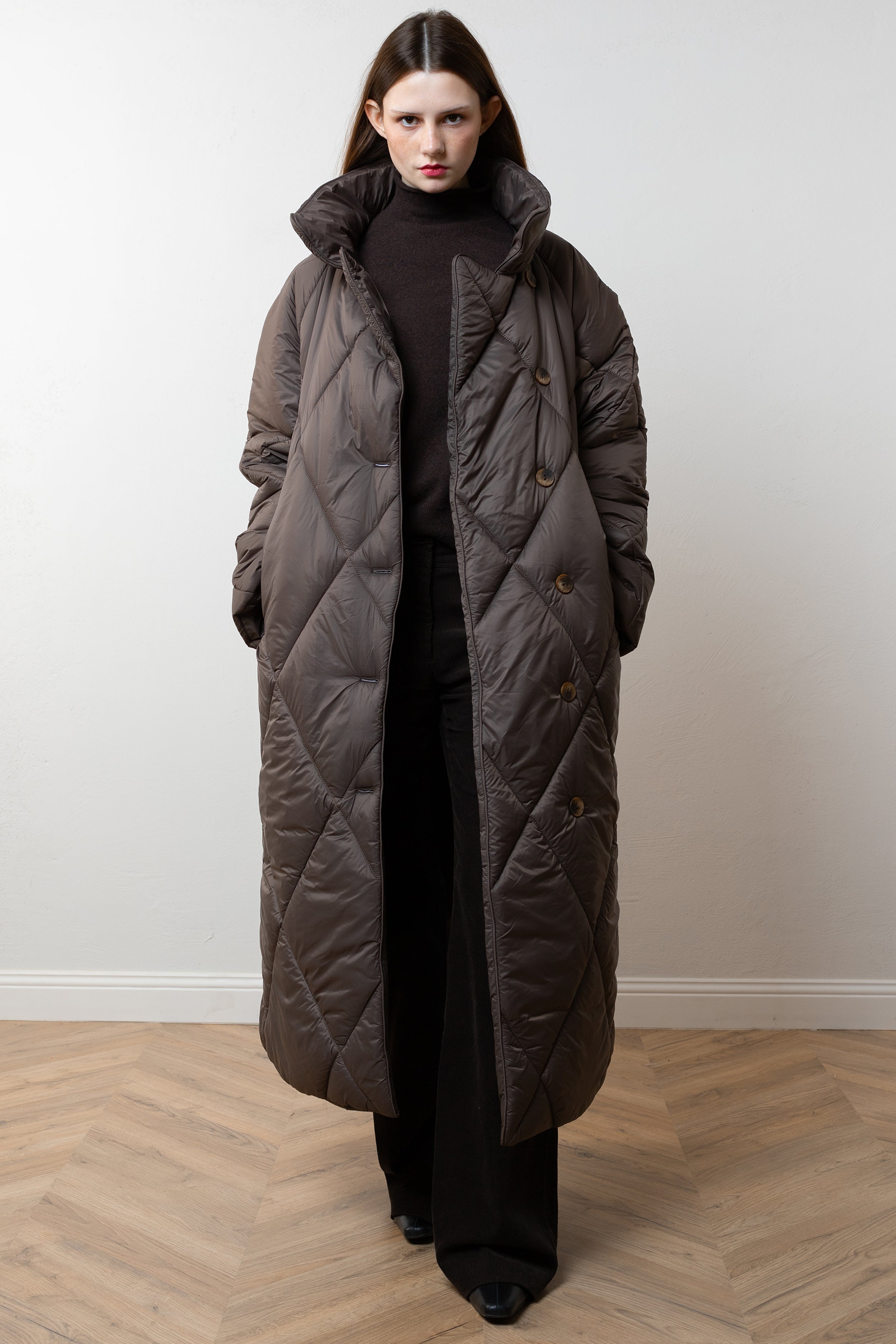 SAPPORO coat in brown