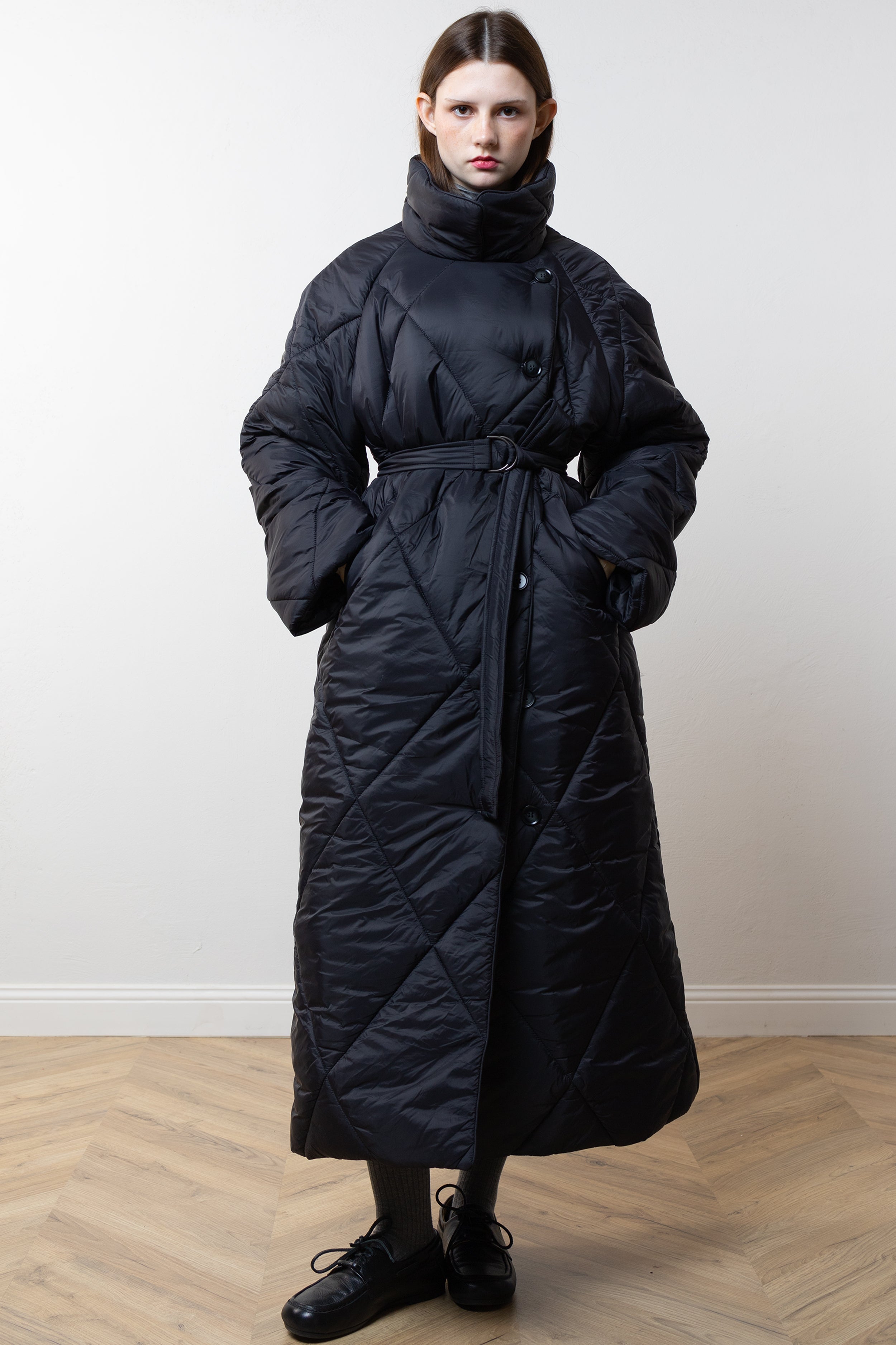 SAPPORO coat in black