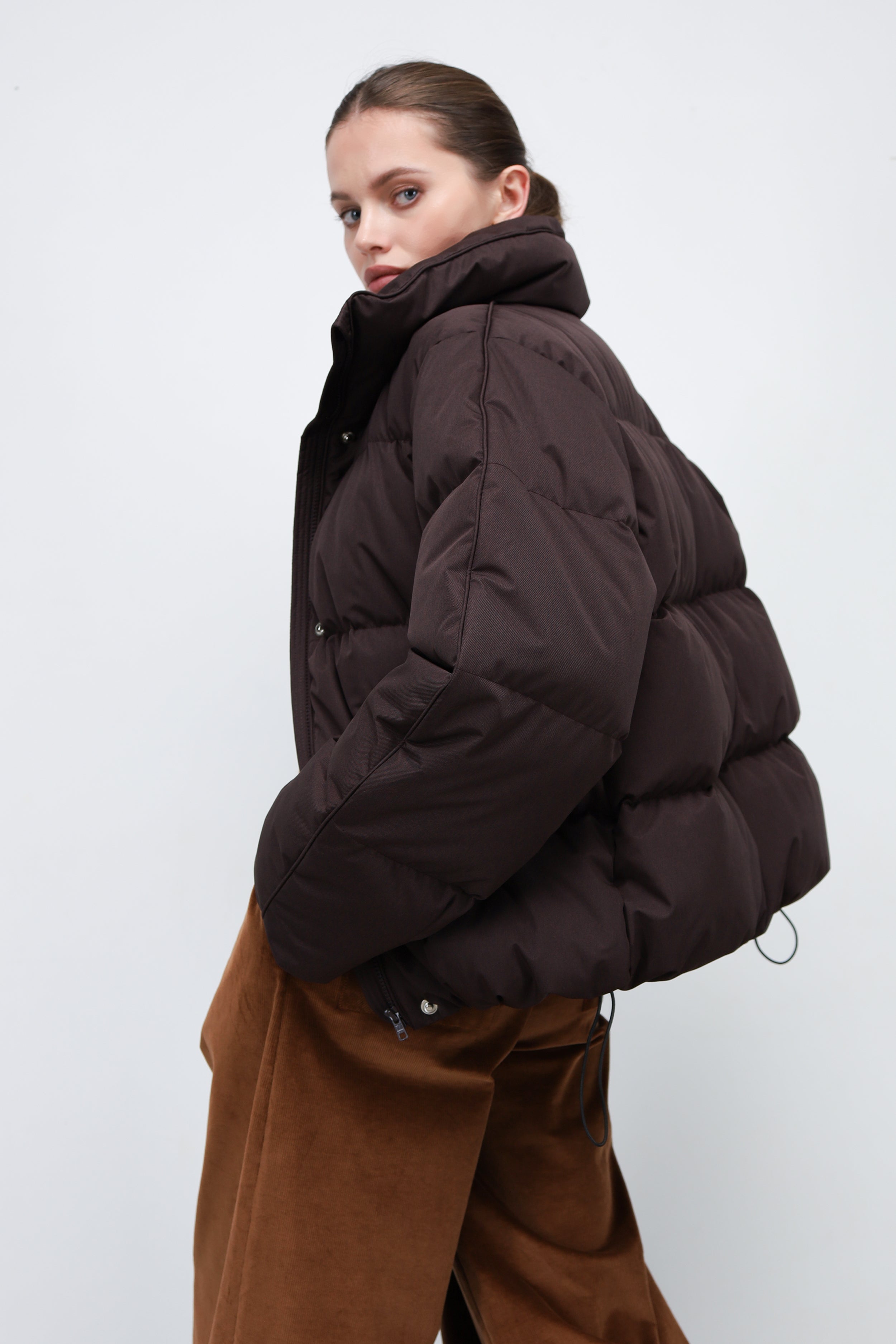 Пуховик VOSS / шоколадний