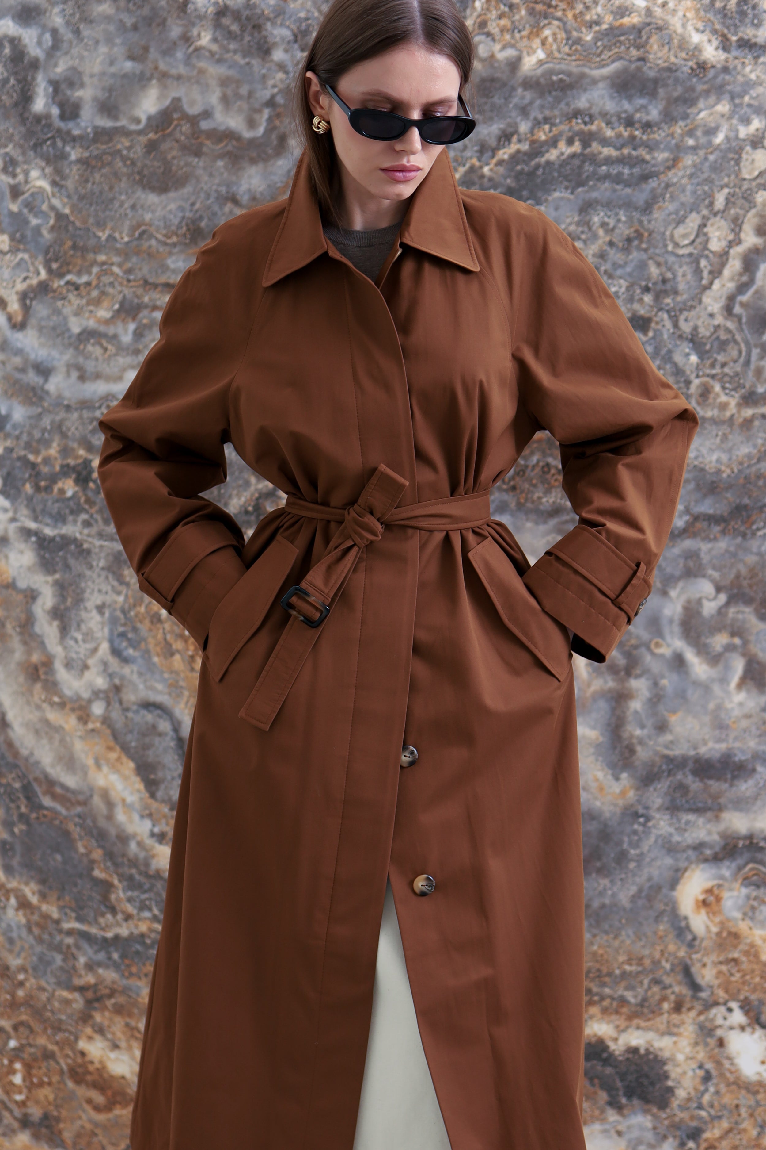 LONDON trench coat in brown