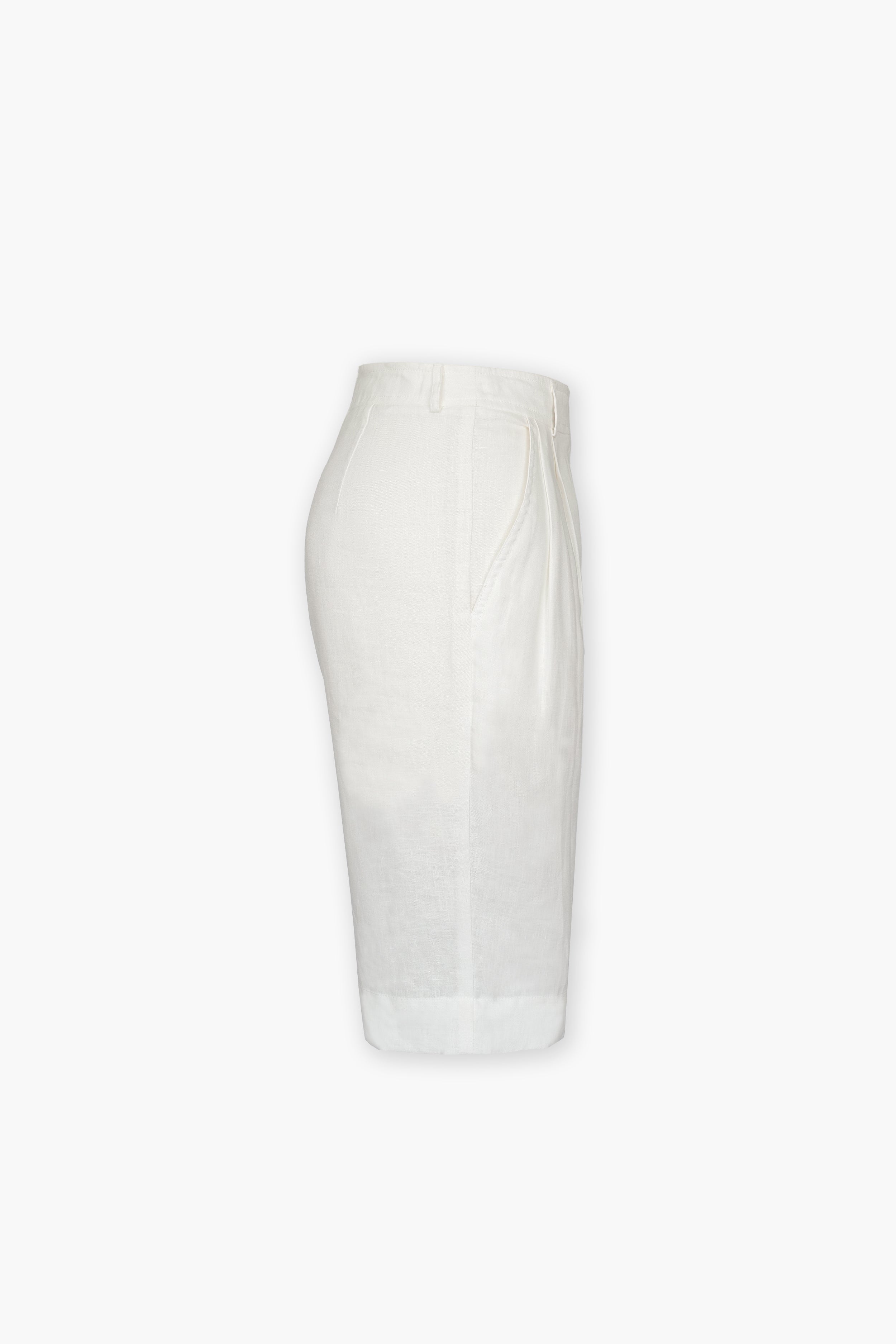 SUNDAY shorts in milk